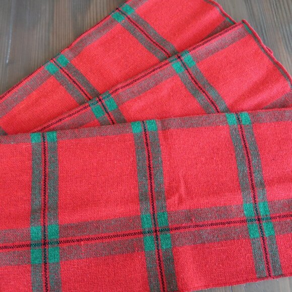 3 Christmas Plaid Acrylic Woven Napkins Holiday Cozy Red Green - Picture 1 of 4